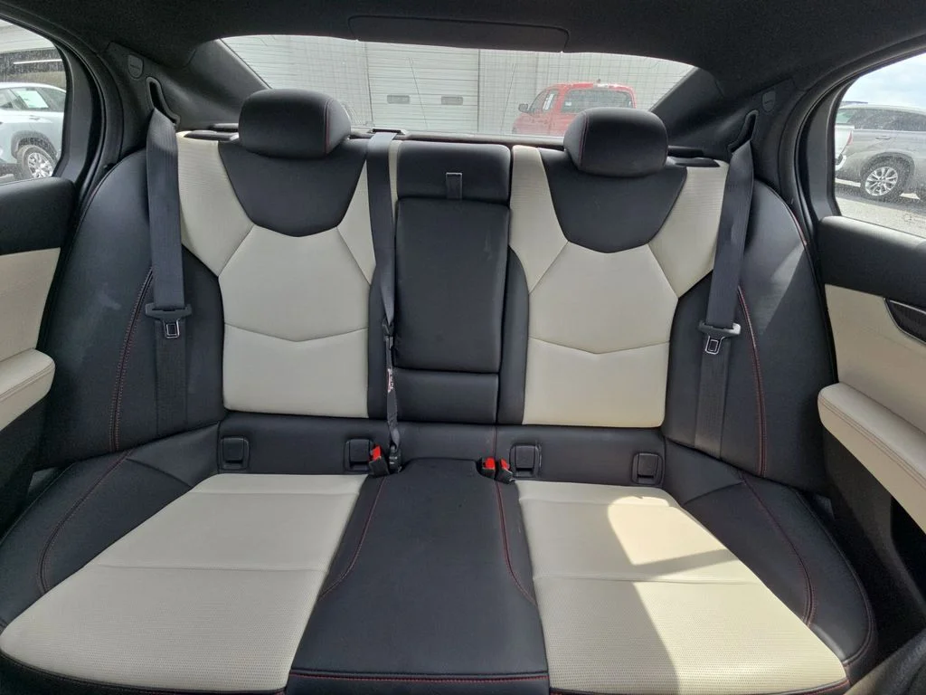 Used 2022 White Cadillac Sport image 28