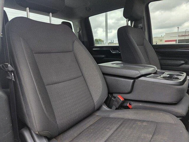 Used 2024 Summit White Chevrolet LT image 28
