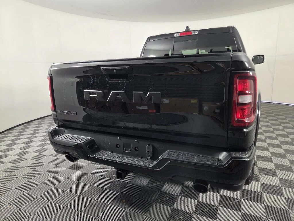 New 2026 Diamond Black Crystal Pearl-Coat Exterior Paint RAM Big Horn image 6