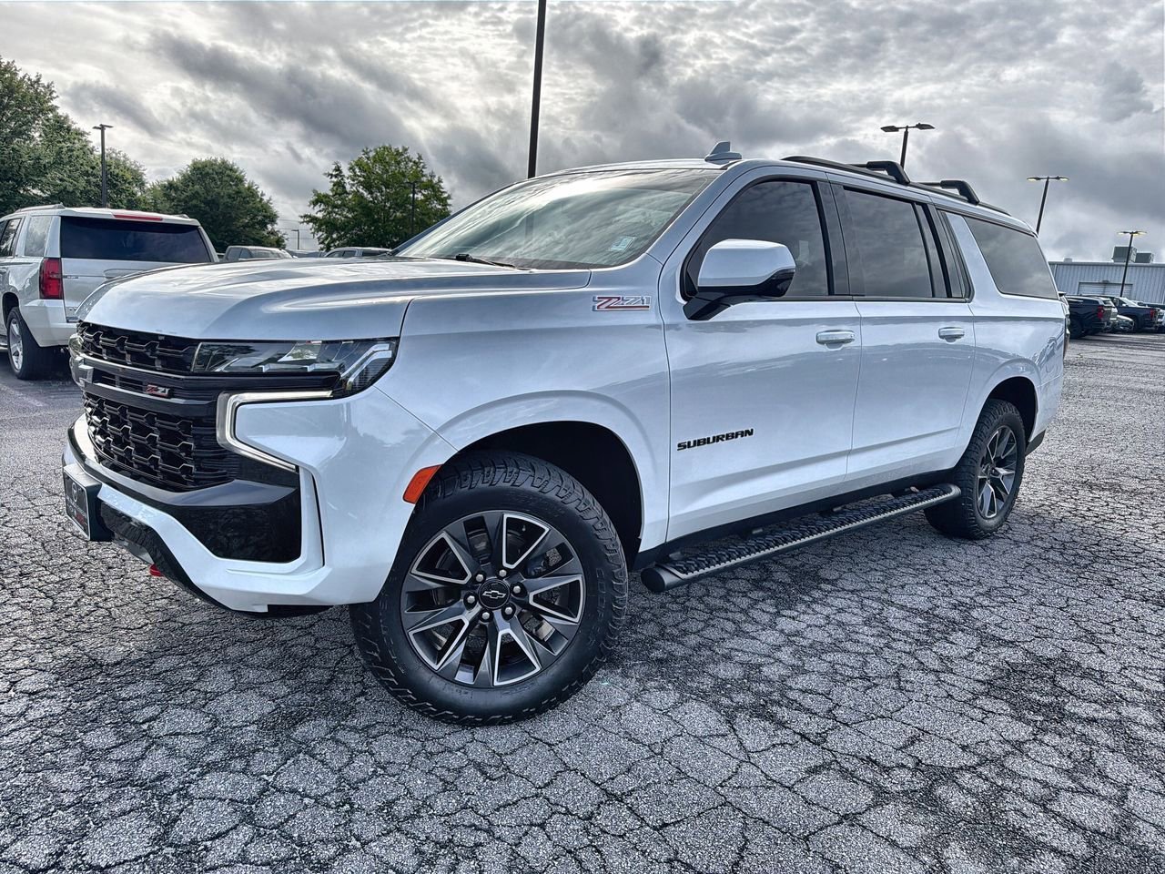 2023 Chevrolet Suburban 4WD 1500 Z71's photo