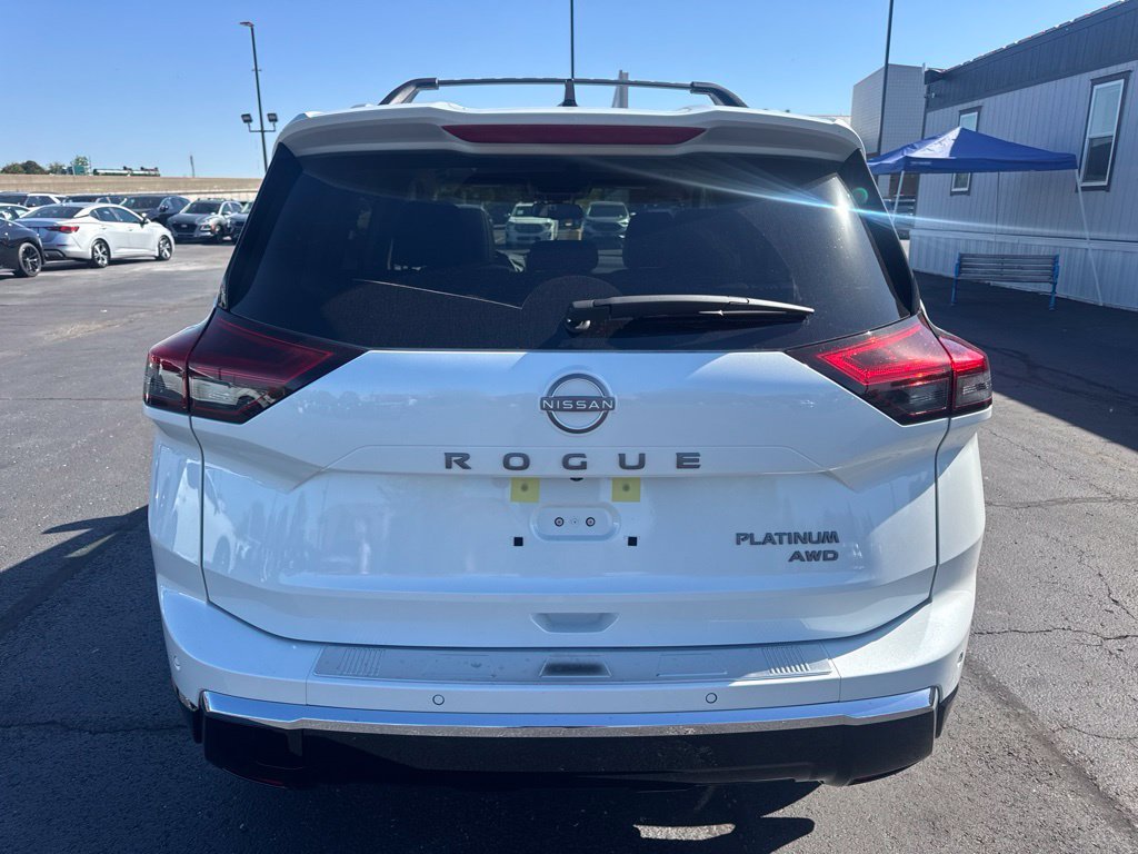New 2026 Everest White Pearl TriCoat Nissan Platinum image 4