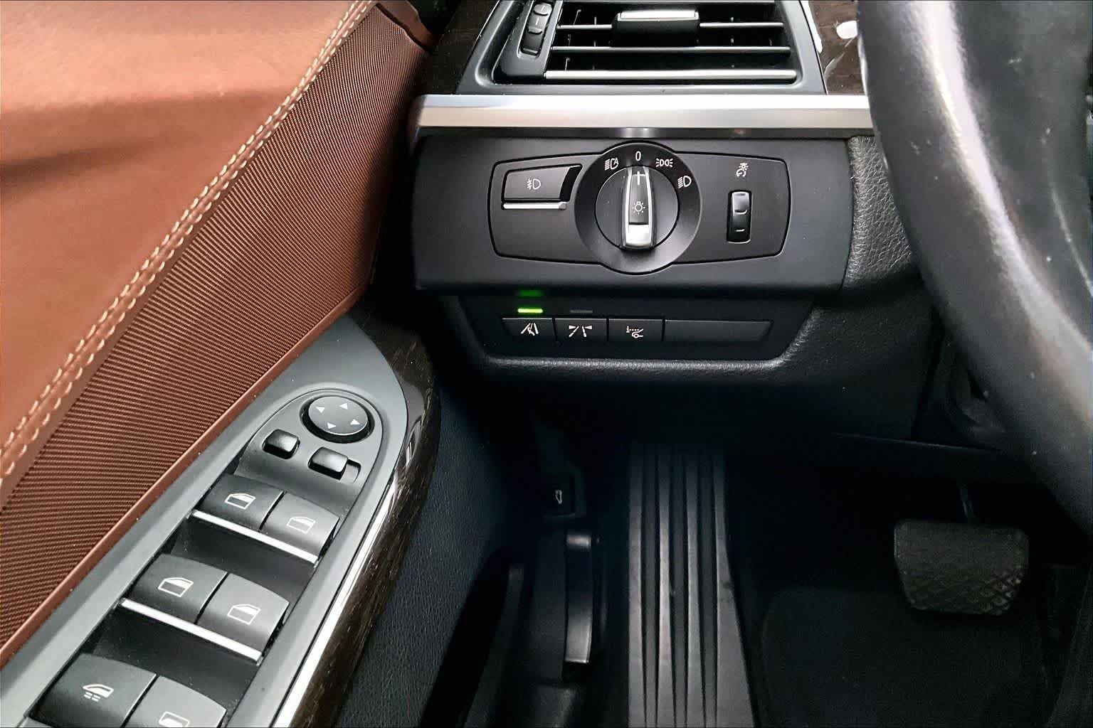 Used 2012 Black Sapphire Metallic BMW 650i image 31
