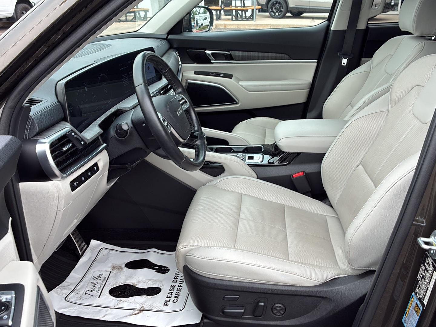 Used 2024 Dark Moss Kia SX image 9