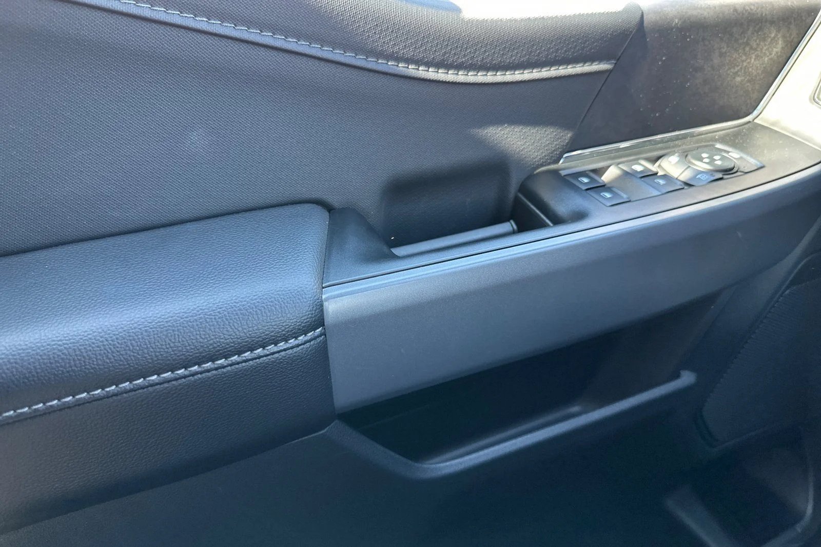 New 2026 Agate Black Metallic Ford XLT image 14