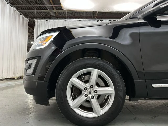 Used 2017 Black Ford XLT image 21