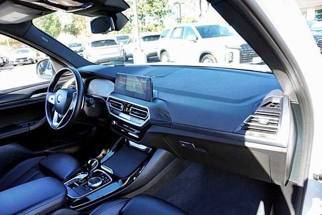 Used 2023 White BMW xDrive30i image 10