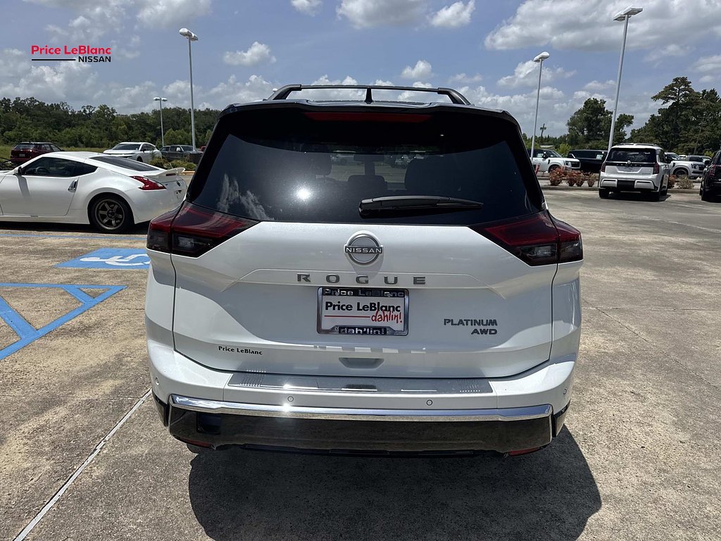 New 2026 Everest White Pearl TriCoat / Super Black Two-tone Nissan Platinum image 6