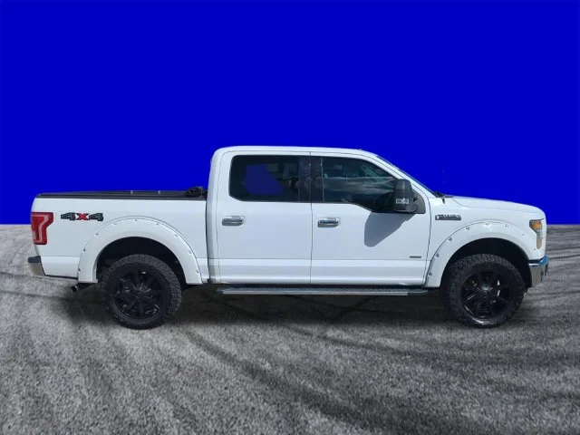 Used 2016 Oxford White Ford XLT image 3