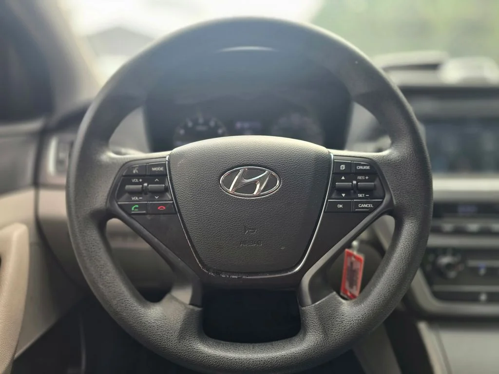 Used 2017 Blue Hyundai Sport image 9