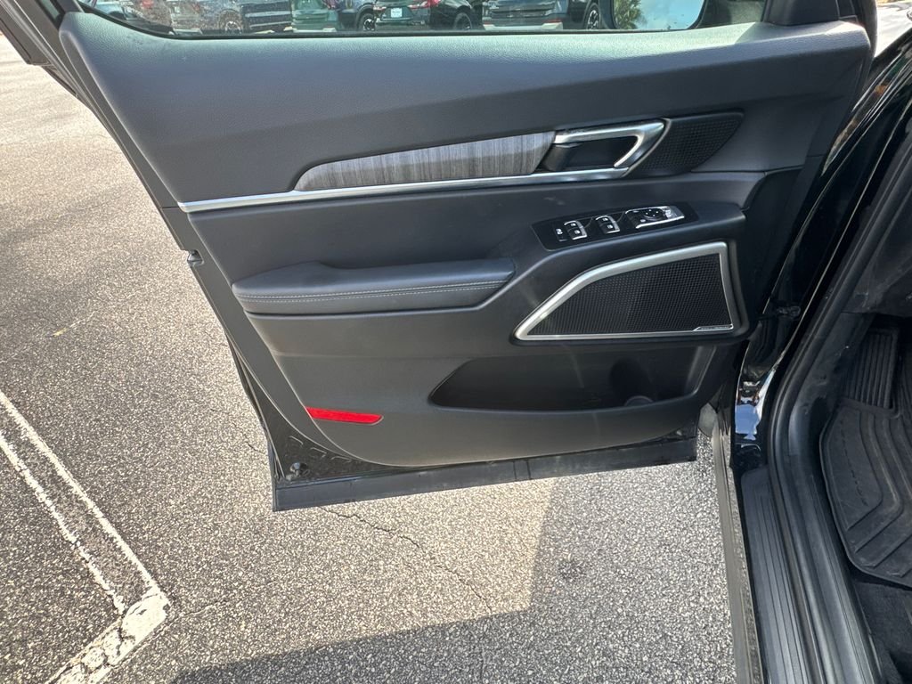 Used 2024 Black Kia EX image 10