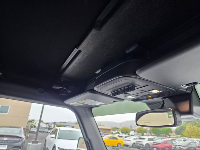 Used 2023 White Ford Badlands image 12