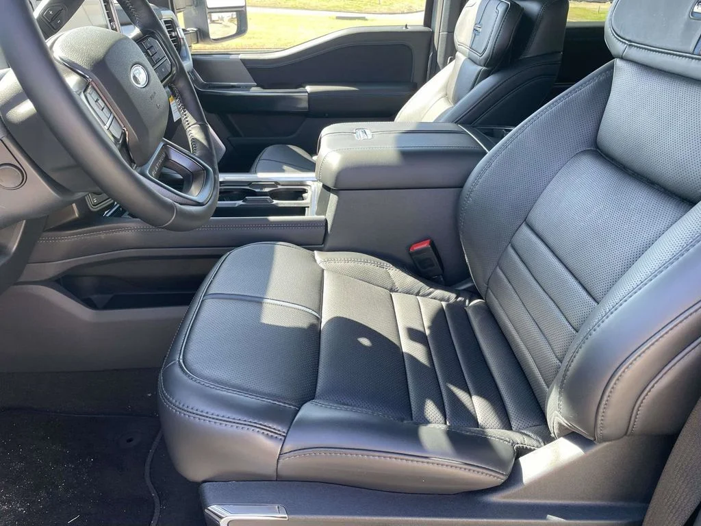 New 2026 Glacier Gray Metallic Tri-Coat Ford F-250® Platinum® image 13