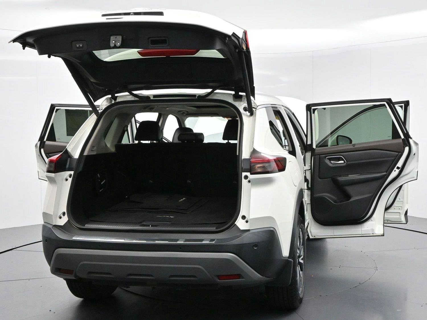 Used 2021 Pearl White Tricoat Nissan SV image 43