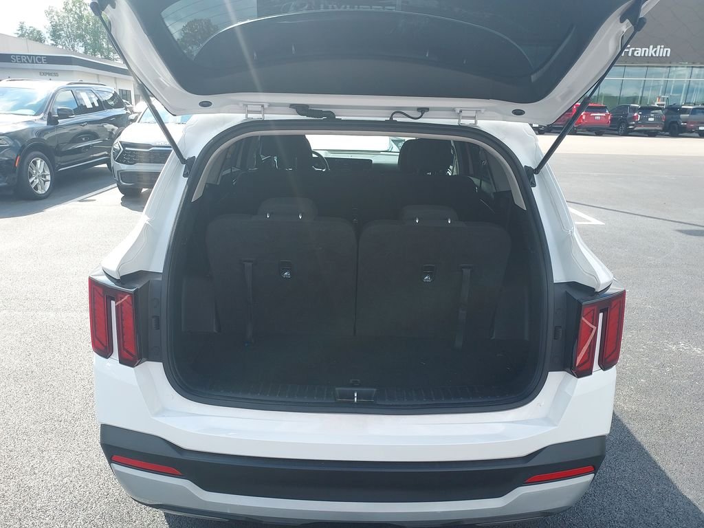 Used 2024 White Kia LX image 9