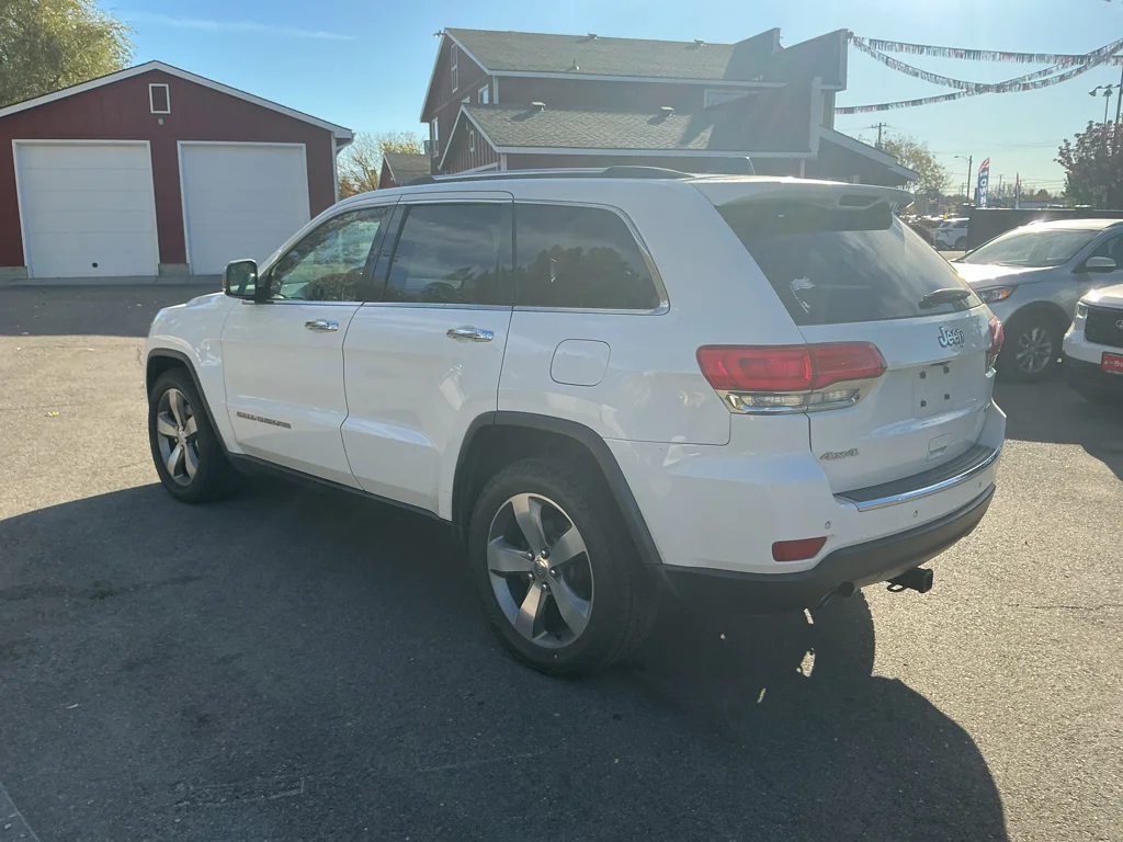 Used 2014 Bright White Clearcoat Jeep Limited image 3