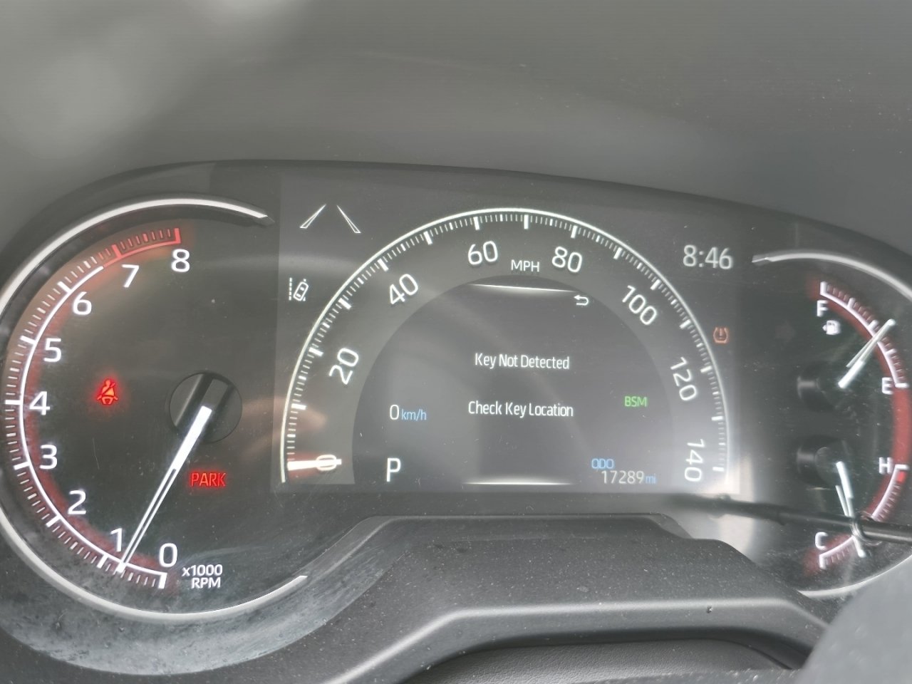 2025 Toyota RAV4 XLE - Photo 21