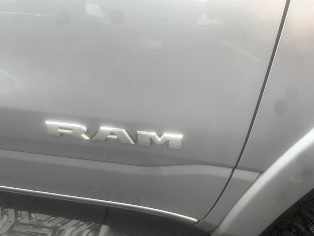 Used 2019 Billet Silver Metallic Clearcoat Ram Laramie image 8