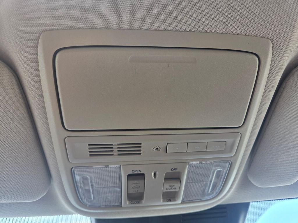 Used 2021  Honda EX-L image 19