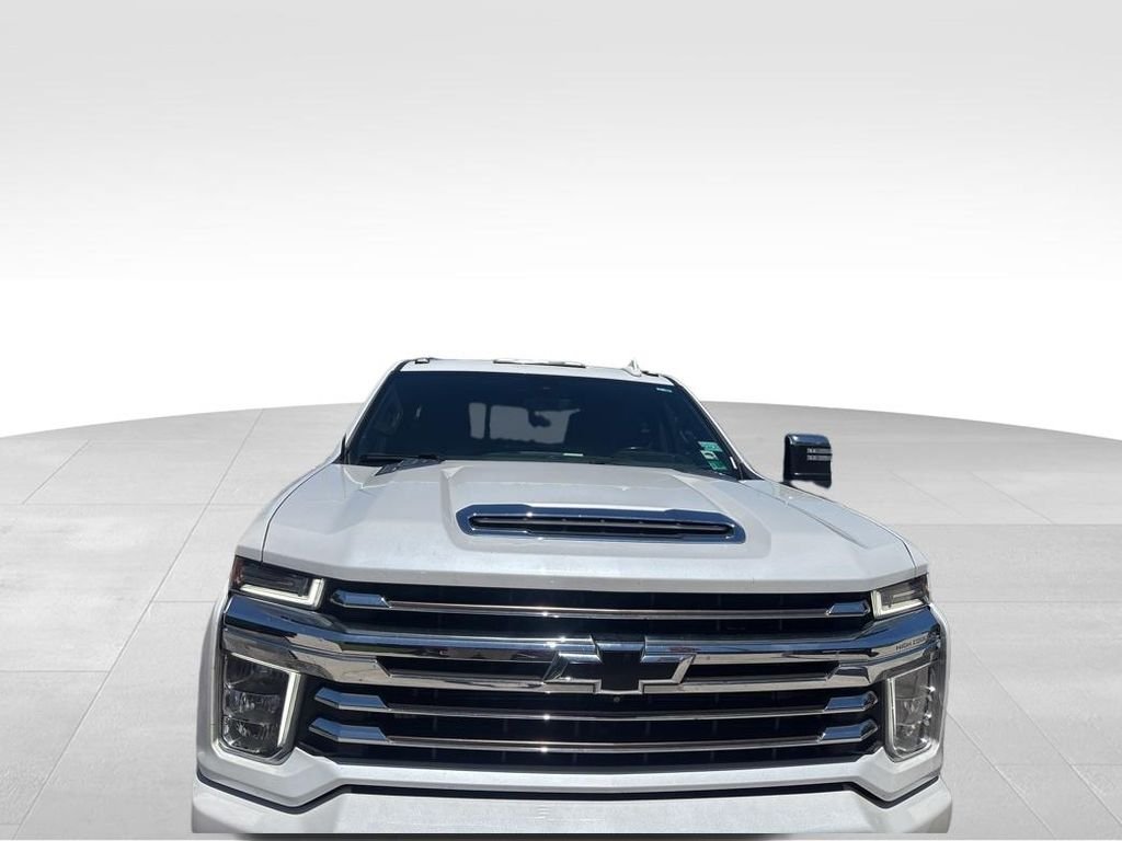 Used 2022 Beige Chevrolet High Country image 3