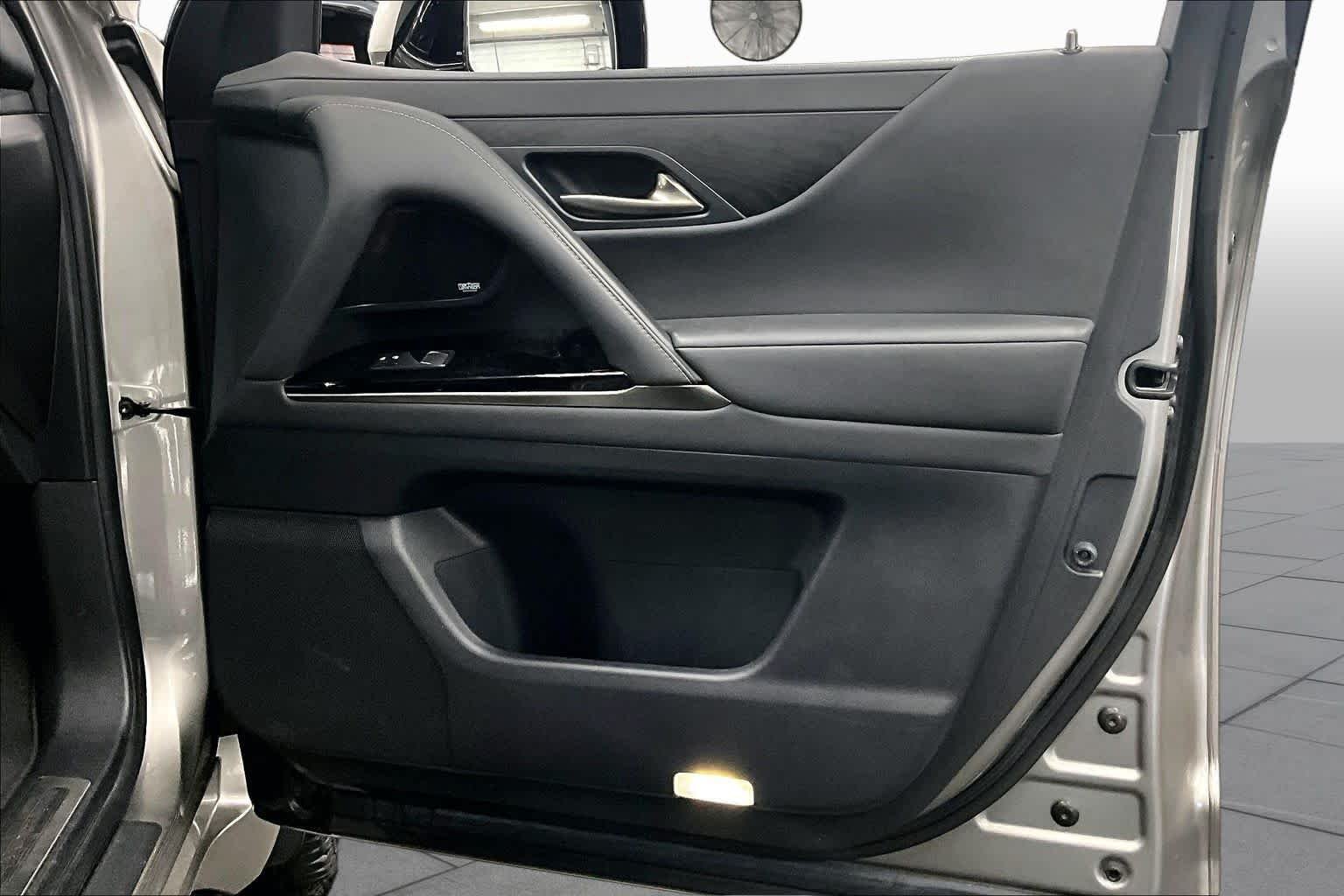 Used 2022 Atomic Silver Lexus Luxury image 21