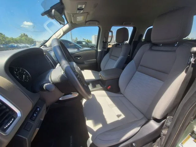 Used 2023 Green Nissan SV image 10