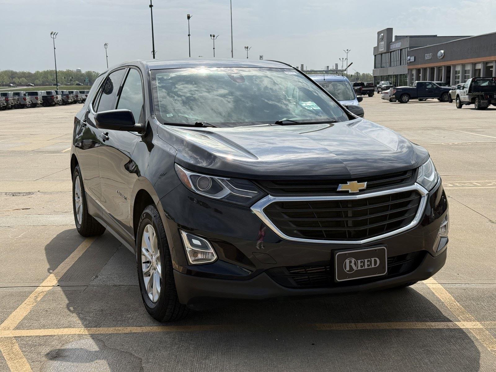 Used 2020 Chevrolet Equinox LT with VIN 2GNAXUEV1L6120985 for sale in Kansas City
