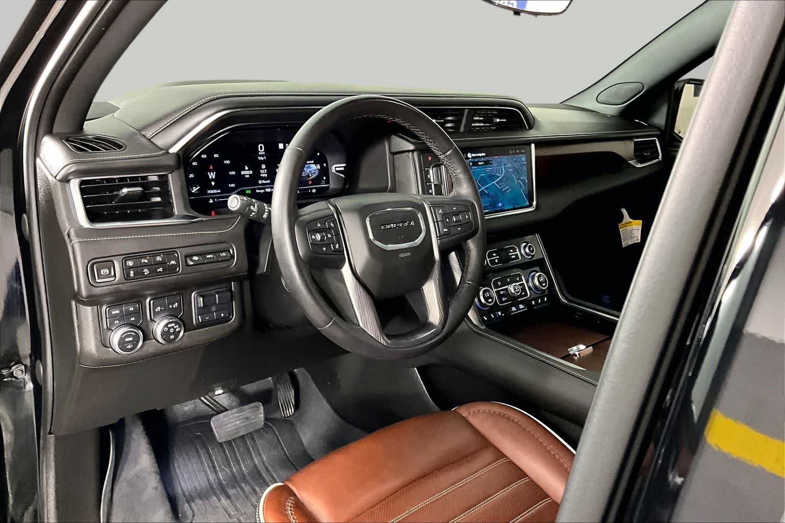 Used 2023 Onyx Black GMC Denali Ultimate image 17