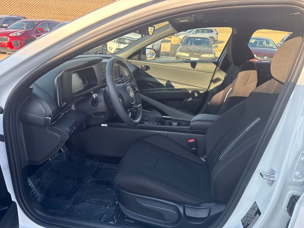New 2026 White Hyundai SEL Sport image 9
