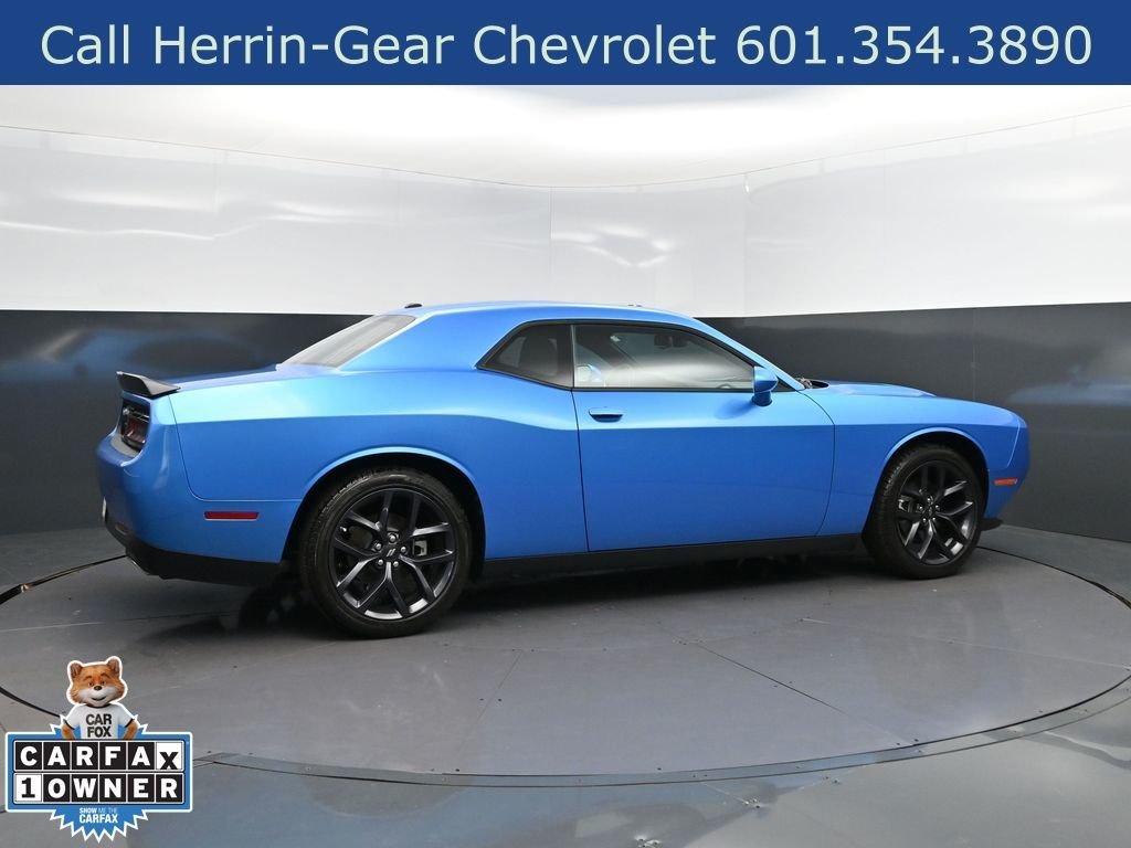 2023 Dodge Challenger SXT - Photo 8