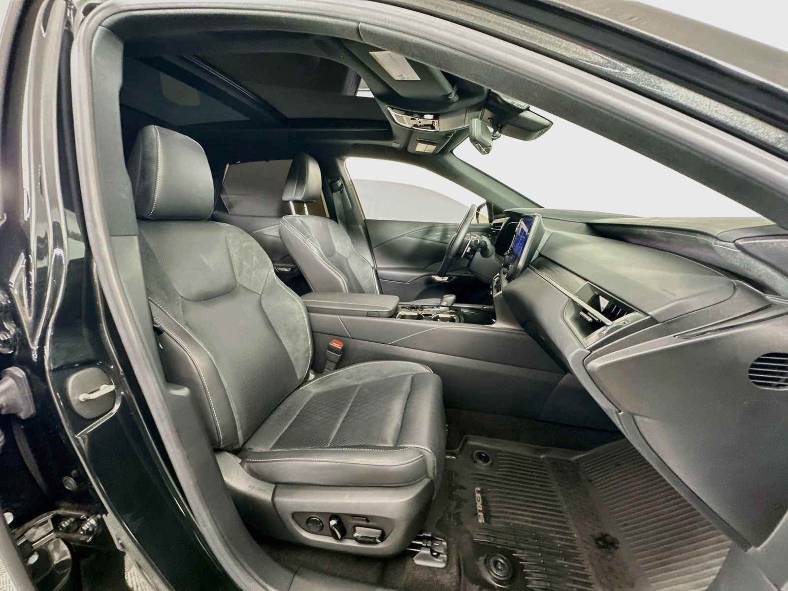 Used 2025 Caviar Lexus 450h+ Luxury image 30