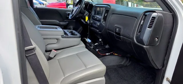Used 2018 White Chevrolet Flat Bed image 27