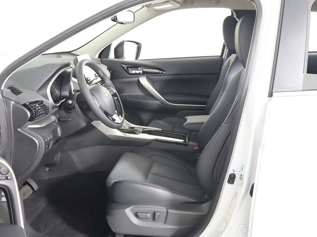 New 2026 White Mitsubishi SE 1.5T S-AWC image 24