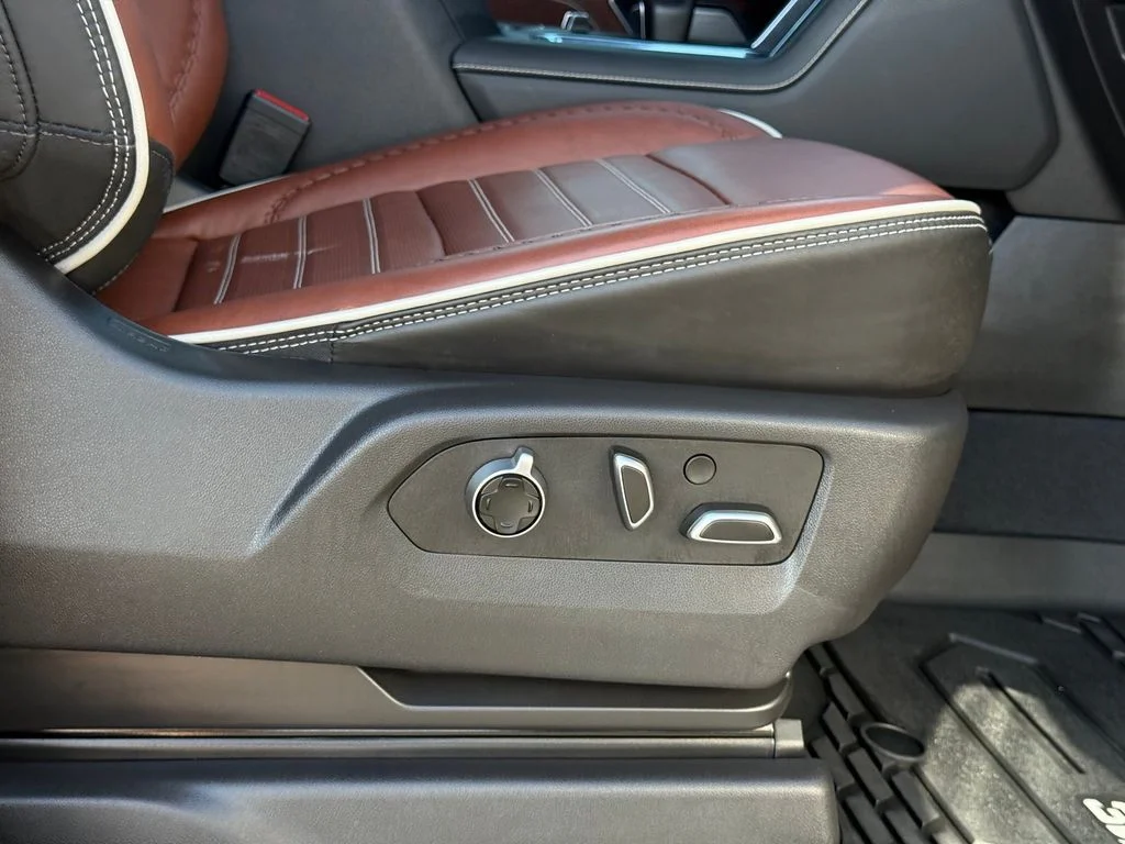 Used 2025 Black GMC Denali Ultimate image 25