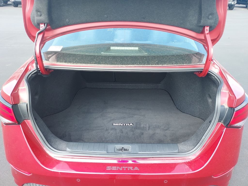 Used 2023 Red Nissan SR image 9