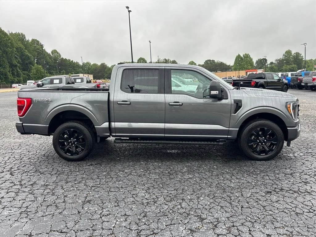 Used 2023 Gray Ford XLT image 9