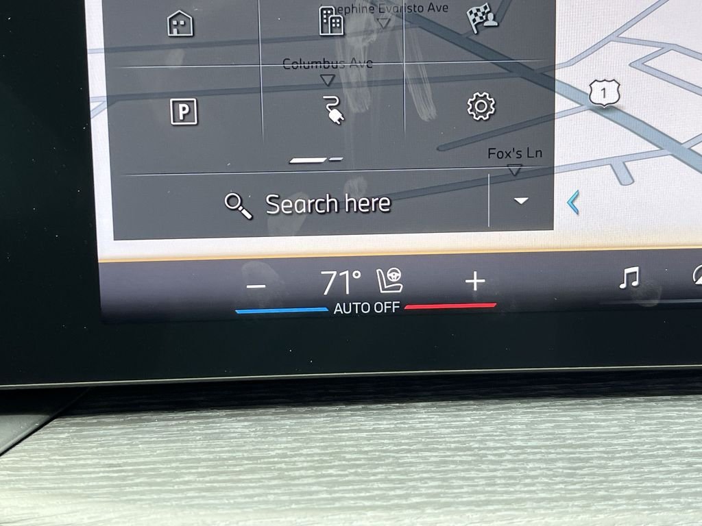 Used 2026 Alpine White BMW xDrive40 image 19