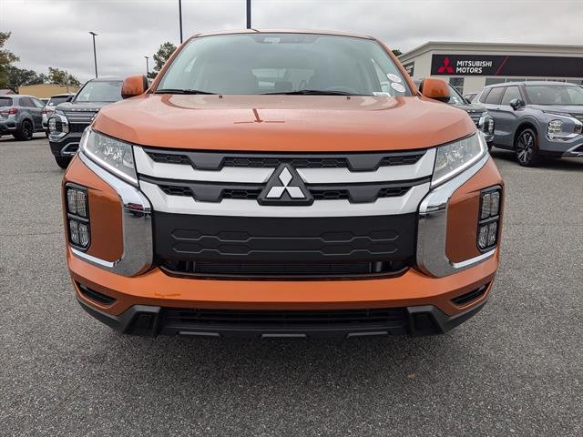 Used 2025  Mitsubishi SE image 10