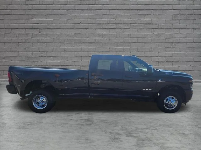 New 2027 Diamond Black Crystal Pearlcoat RAM Big Horn image 6