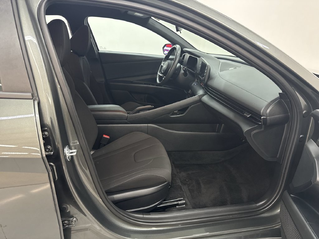 Used 2026 Gray Hyundai SEL Sport image 17