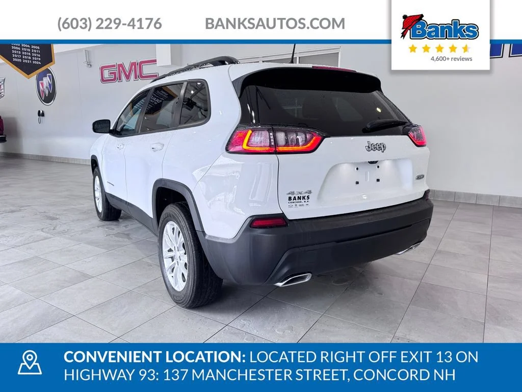 Certified Used 2022 Bright White Clea Jeep Latitude Lux image 6