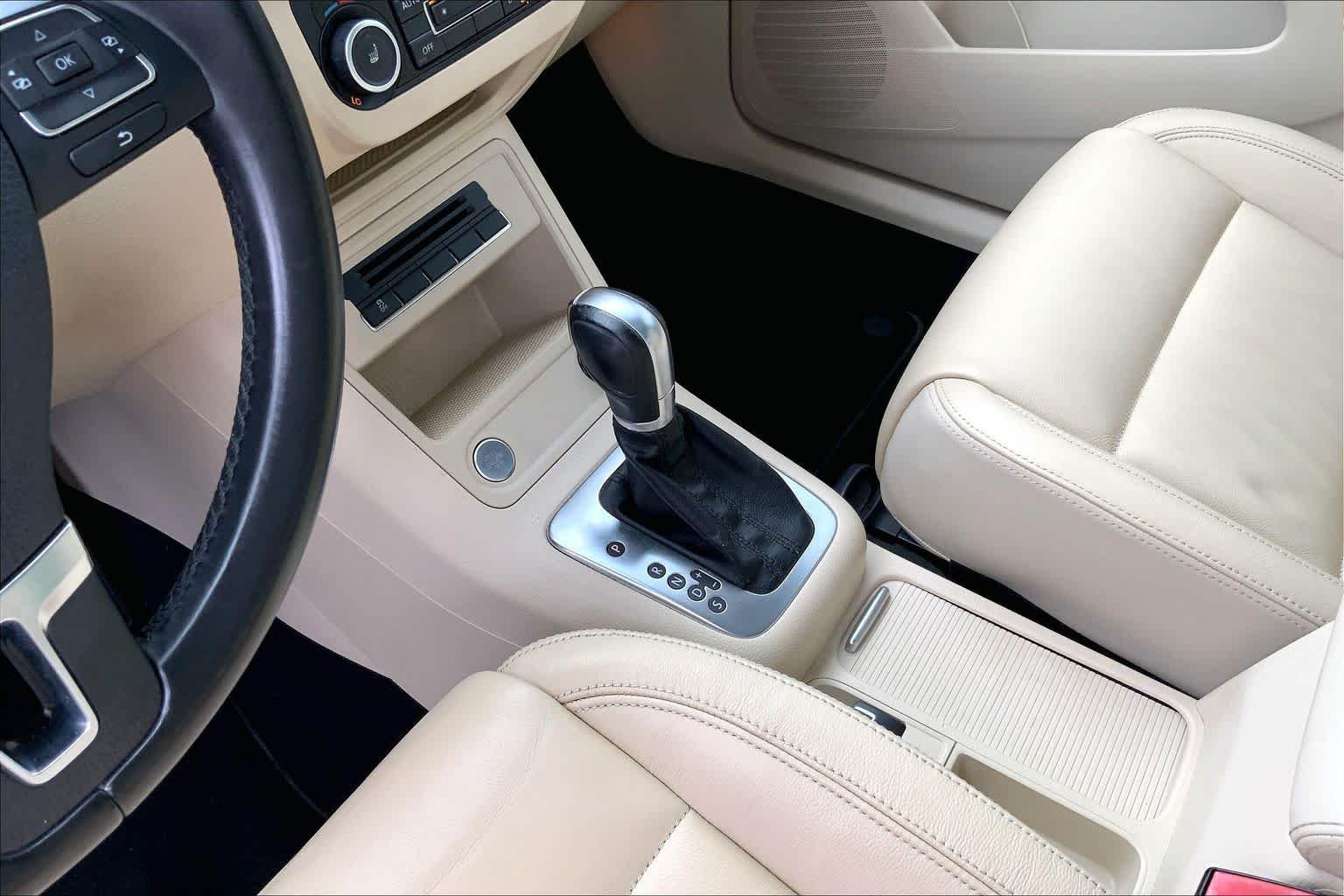 Used 2012 Candy White Volkswagen SEL image 16