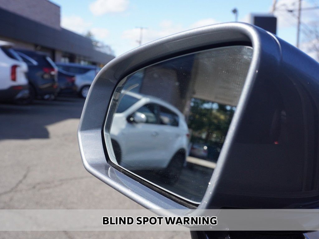 Used 2020 Gray Volvo T5 image 7