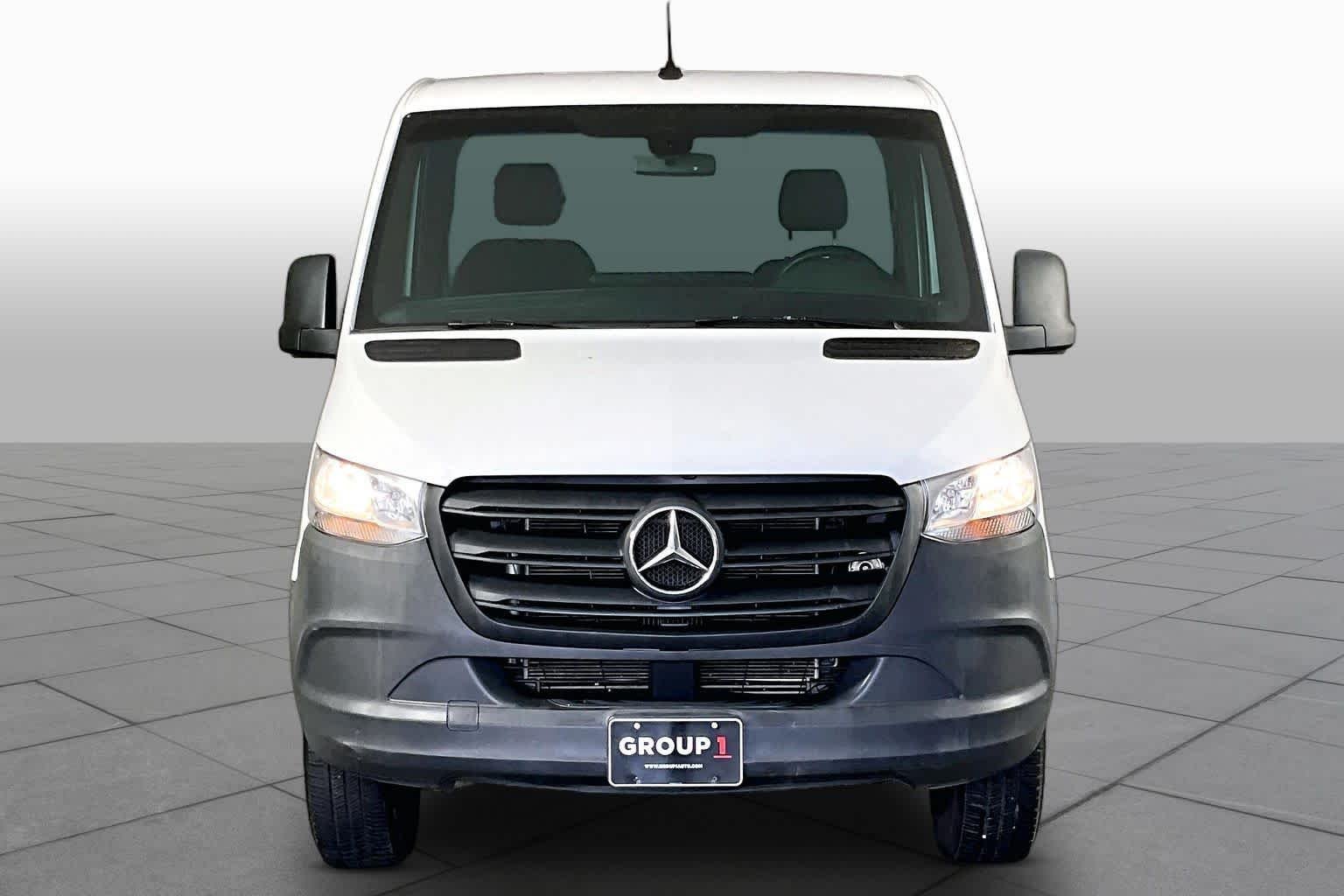 Used 2019 Arctic White Mercedes-Benz  image 4