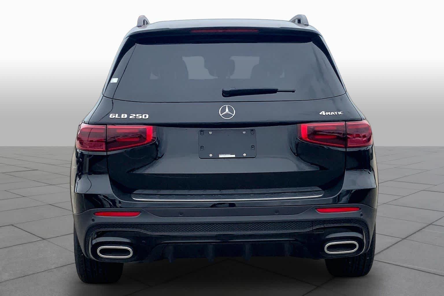 New 2026 Night Black Mercedes-Benz GLB 250 image 5