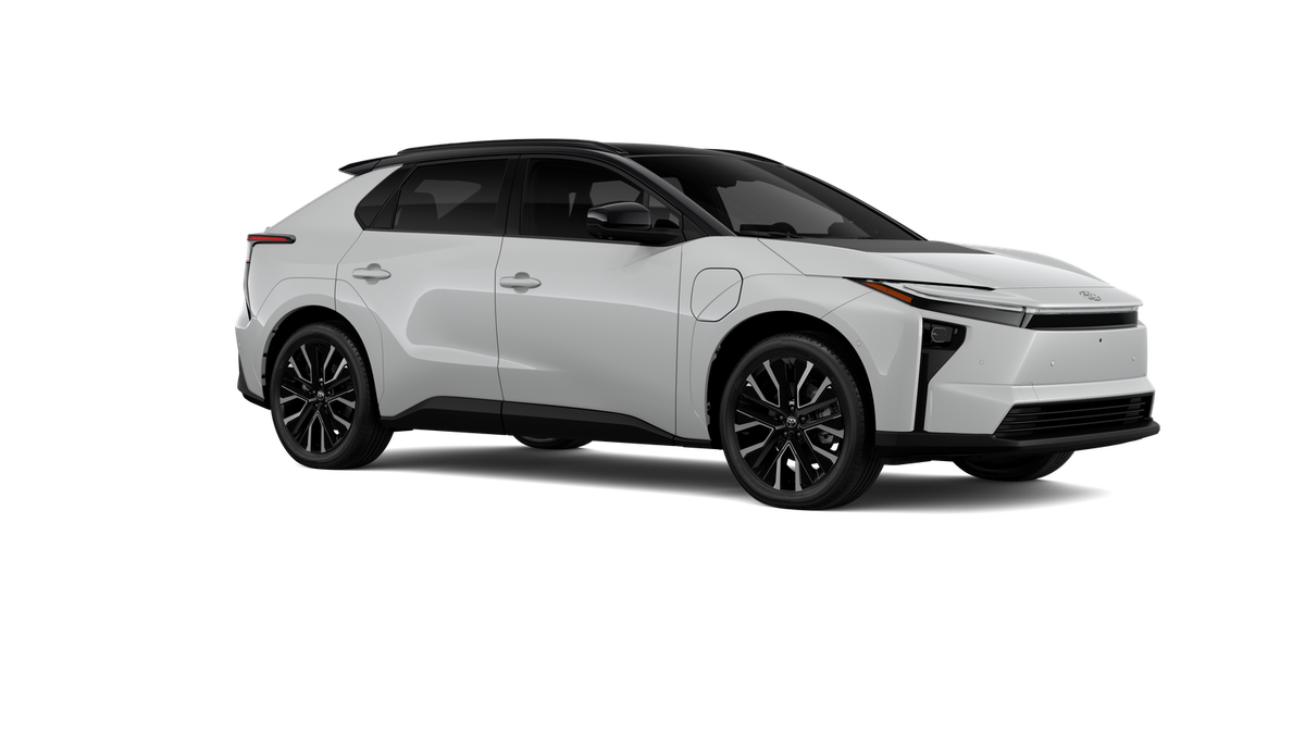 New 2027 Wind Chill Pearl with Midnight Black Metallic roof Toyota Limited image 14