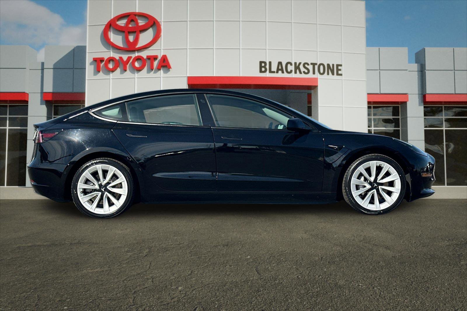 Used 2022 Tesla Model 3 Long Range with VIN 5YJ3E1EB0NF262527 for sale in Fresno, CA