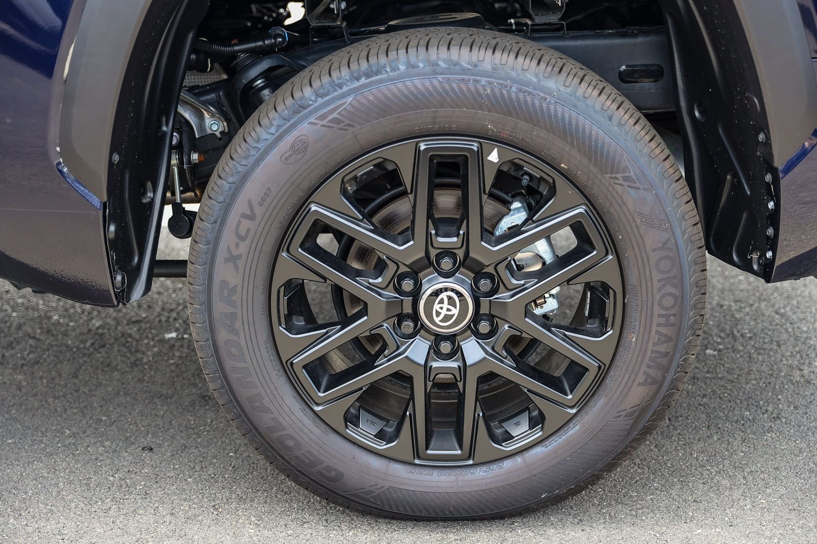 2025 Toyota Tundra Limited - Photo 8