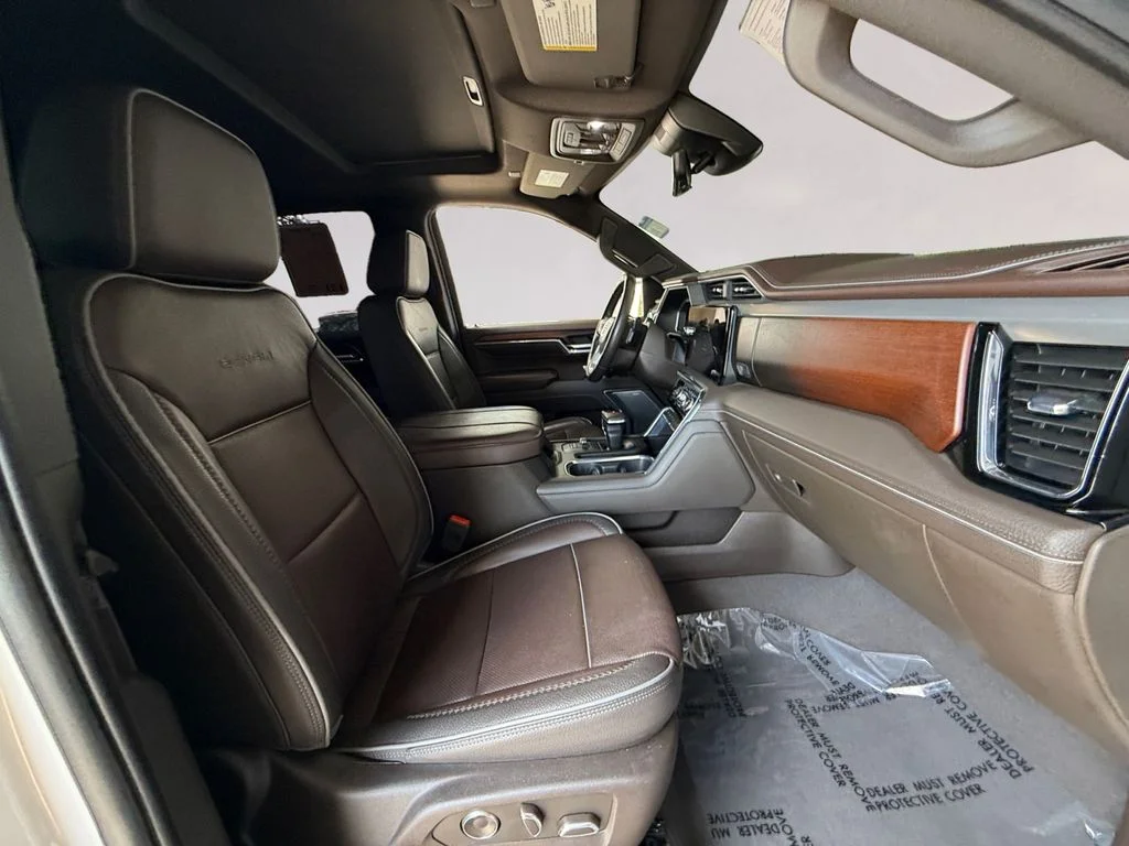 Used 2024 White GMC Denali image 17