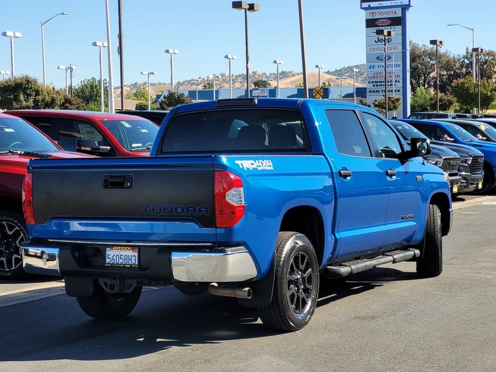 Certified Used 2018 Blue Toyota SR5 image 4