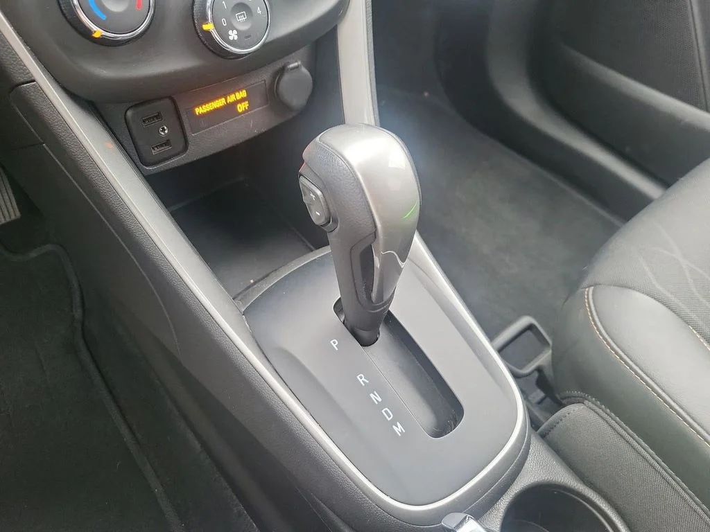 Used 2022 Silver Ice Metallic Chevrolet LT image 21